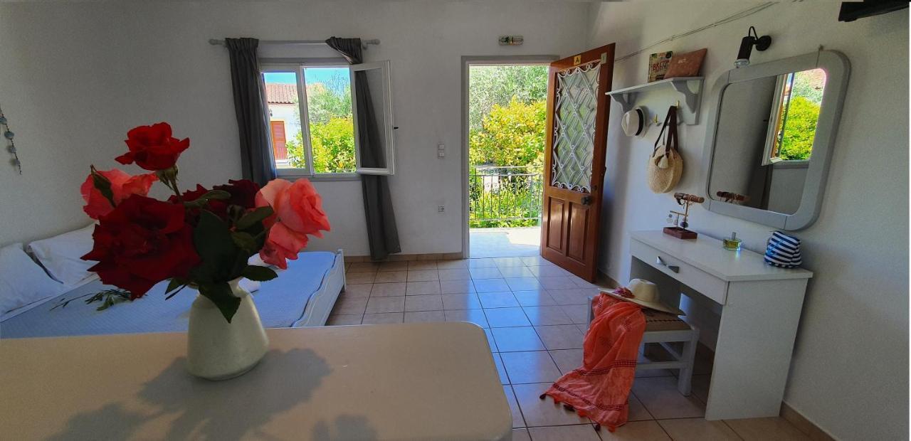 Aphrodite Studios & Apt With Pool Lákka Exteriér fotografie